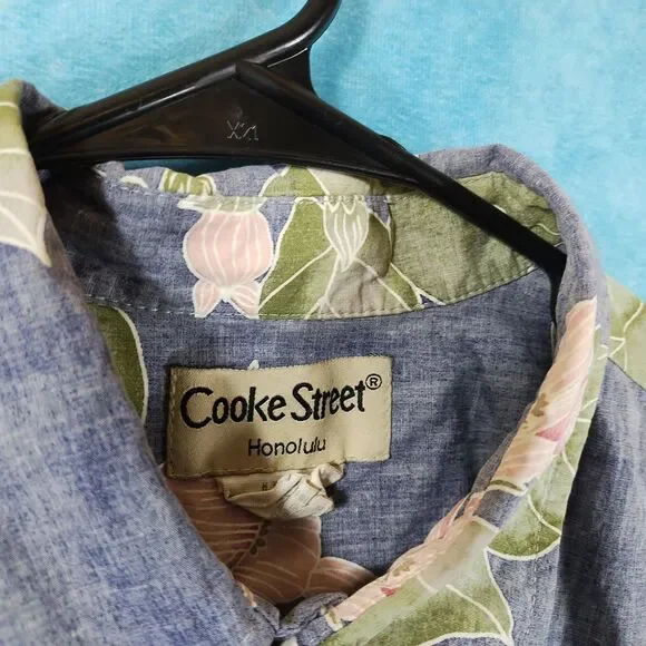 Cooke Street Honolulu  Men's Floral Hawaiian Shirt, Size XL - Picture 3 of 3